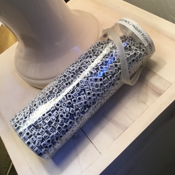 Micheals Alphabet beads 0.84 lbs Value Pack Letters Acrylic 380 grams Craft - Picture 3 of 10